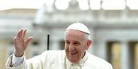 Papa Francisco promove partida da paz onde reúne jogadores de futebol em prol da pacificação do planeta