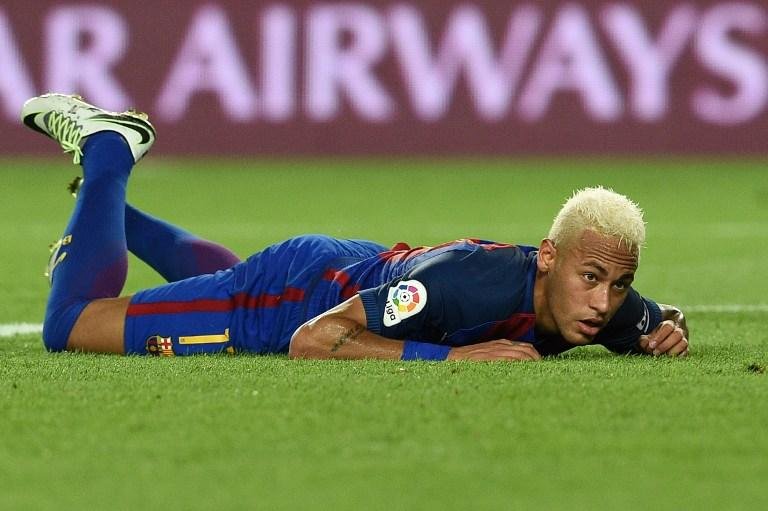 Na volta de Neymar, Barcelona decepciona e perde para Alav&eacute;s 