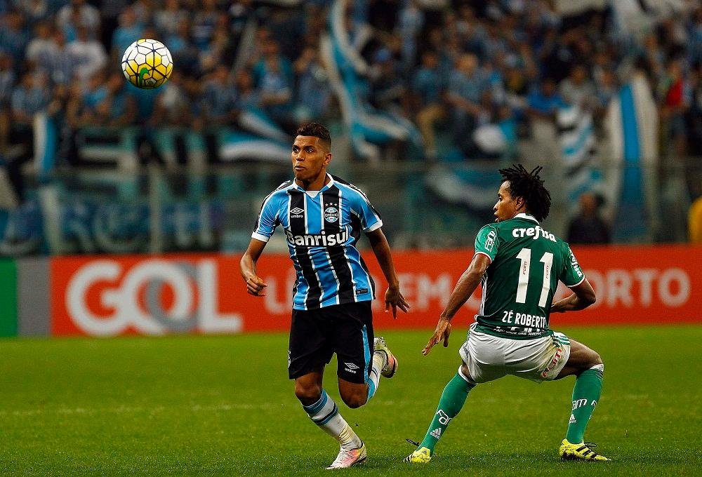Venda de jogadores n&atilde;o &eacute; respons&aacute;vel por m&aacute; fase do Gr&ecirc;mio, defende Bolzan