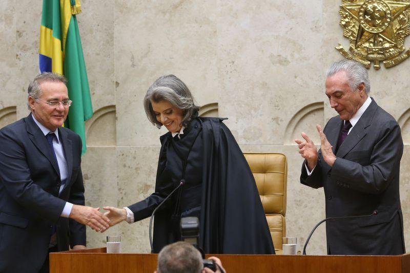 Nova presidente do STF disse em seu discurso de posse que "alguma coisa est&aacute; fora de ordem" 