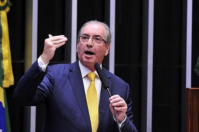 Mandato cassado n&atilde;o muda condi&ccedil;&atilde;o legal do ex-parlamentar na Su&iacute;&ccedil;a 