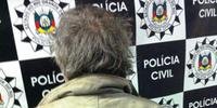 Homem, de 55 anos, foi preso no bairro Cristal, em Porto Alegre, por abusar da filha de oito anos