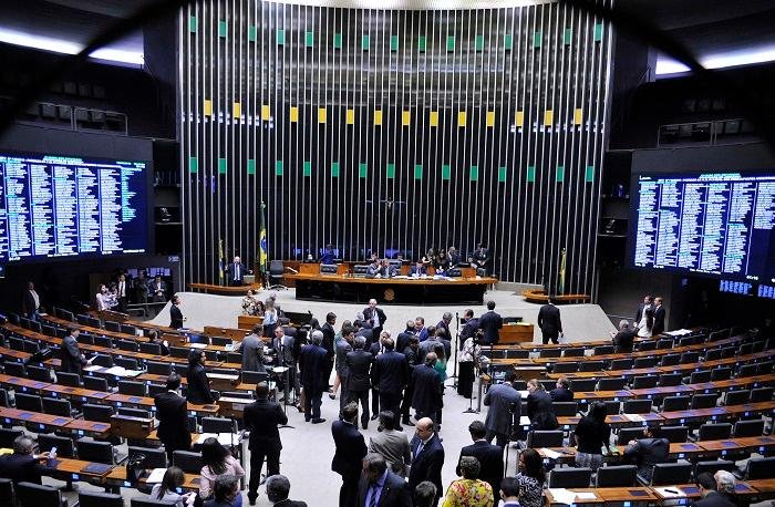 Aprova&ccedil;&atilde;o ocorreu ap&oacute;s acordo dos l&iacute;deres partid&aacute;rios para "limpar" a pauta, trancada por v&aacute;rias MPs