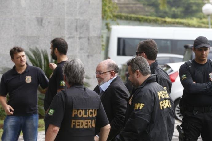 L&eacute;o Pinheiro &eacute; r&eacute;u por pagar propina de R$ 350 mil ao ex-senador Gim Argello, via doa&ccedil;&atilde;o a uma igreja