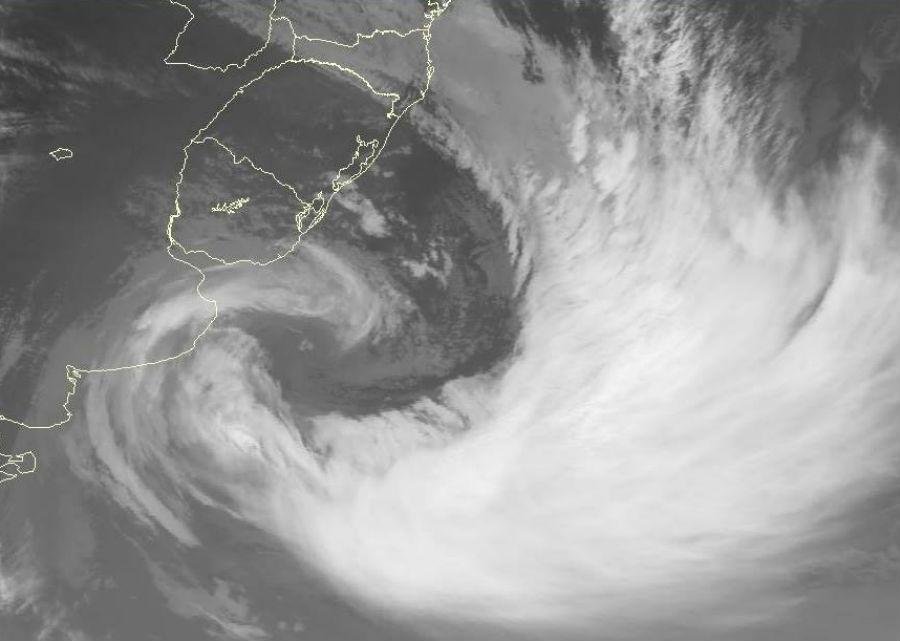Ventos podem ser muito fortes no Litoral Norte e tamb&eacute;m na &aacute;rea de Porto Alegre
