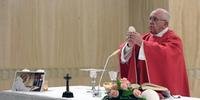 Papa celebra missa em memória do padre francês assassinado por extremistas