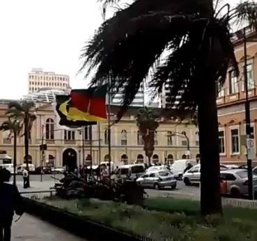Ciclone traz rajadas de mais de 80 km/h em Porto Alegre