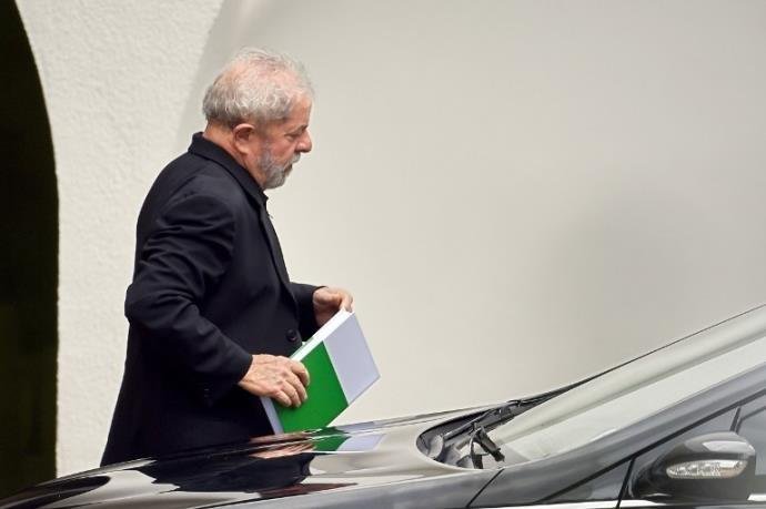 Advogados dizem que provas contra Lula s&atilde;o inconsistentes
