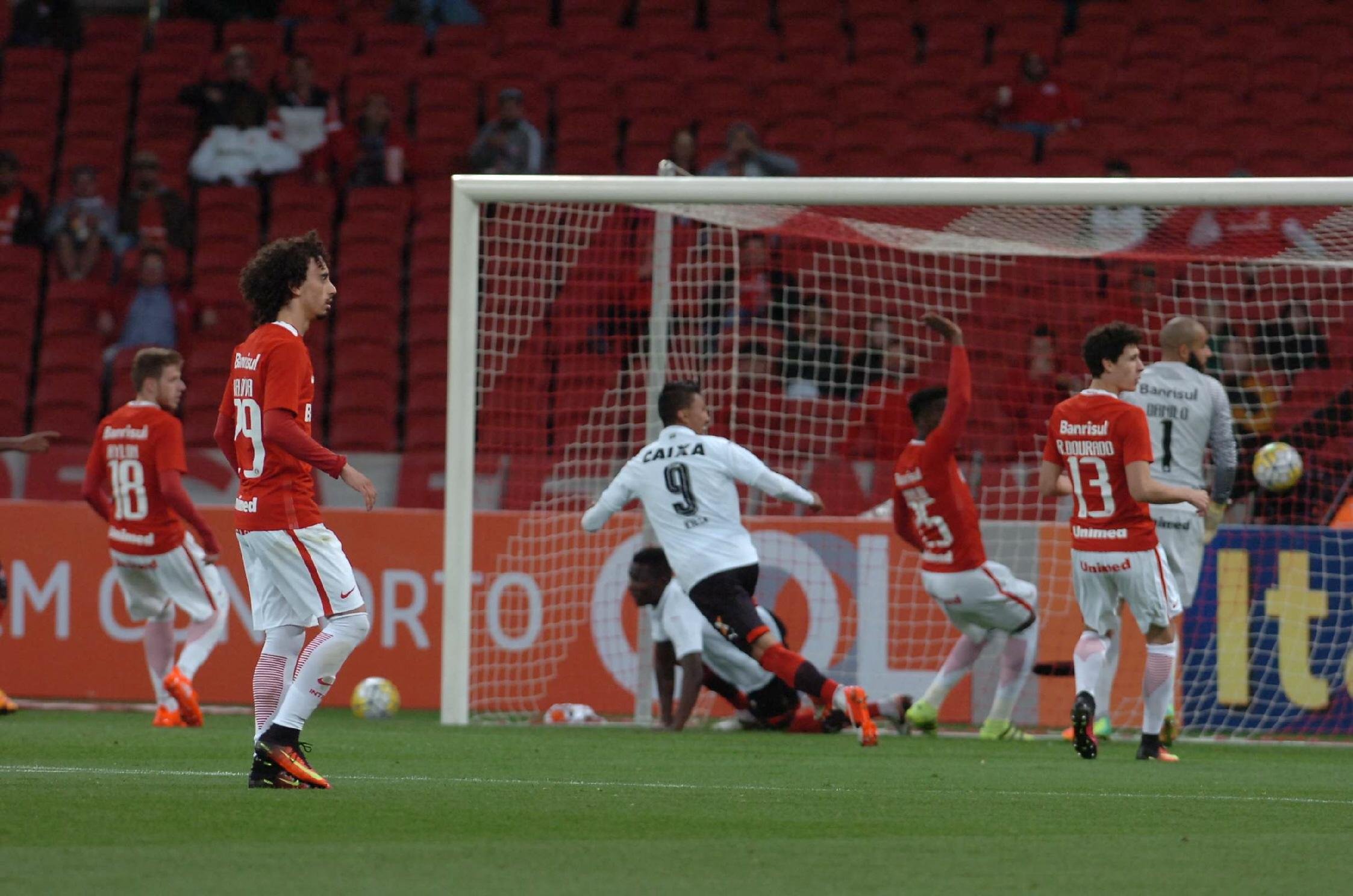 Colorado teve dificuldades para criar e foi derrotado por 1 a 0 no Beira-Rio