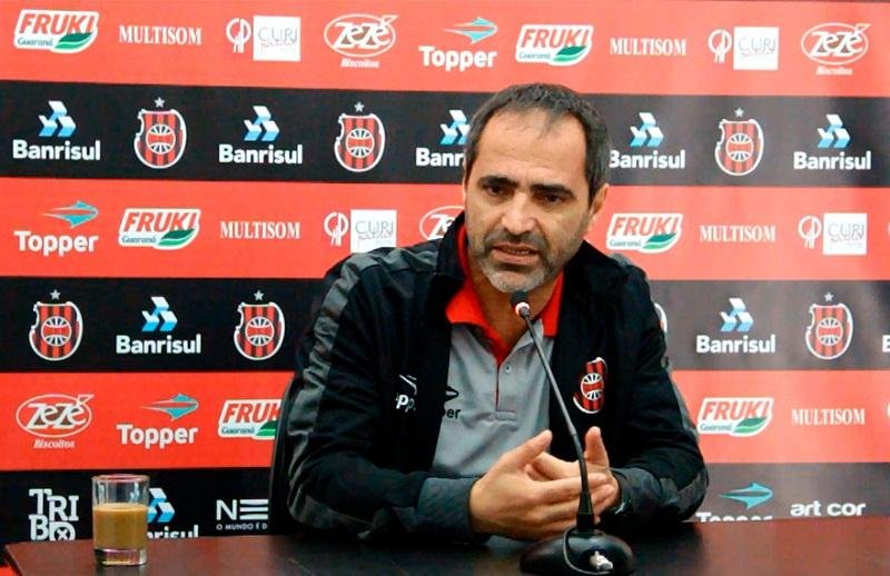 O t&eacute;cnico Rog&eacute;rio Zimmermann destacou import&acirc;ncia do equil&iacute;brio no campeonato
