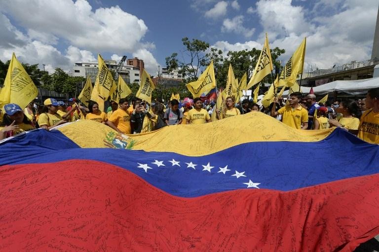 Protestos acontecem na Venezuela por novo adiamento sobre referendo contra Maduro