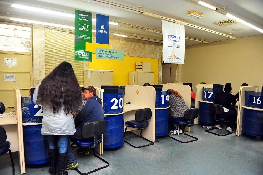Recess&atilde;o econ&ocirc;mica do ano passado teve efeitos perversos no mercado de trabalho