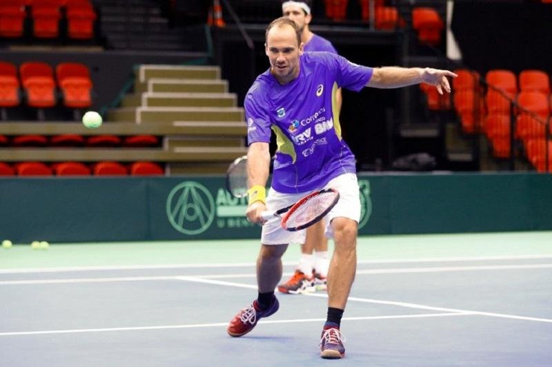 Soares e Melo s&atilde;o surpreendidos nas duplas e Brasil cai para a B&eacute;lgica na Davis