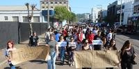Cerca de 60 pessoas participaram da manifestação em Encantado