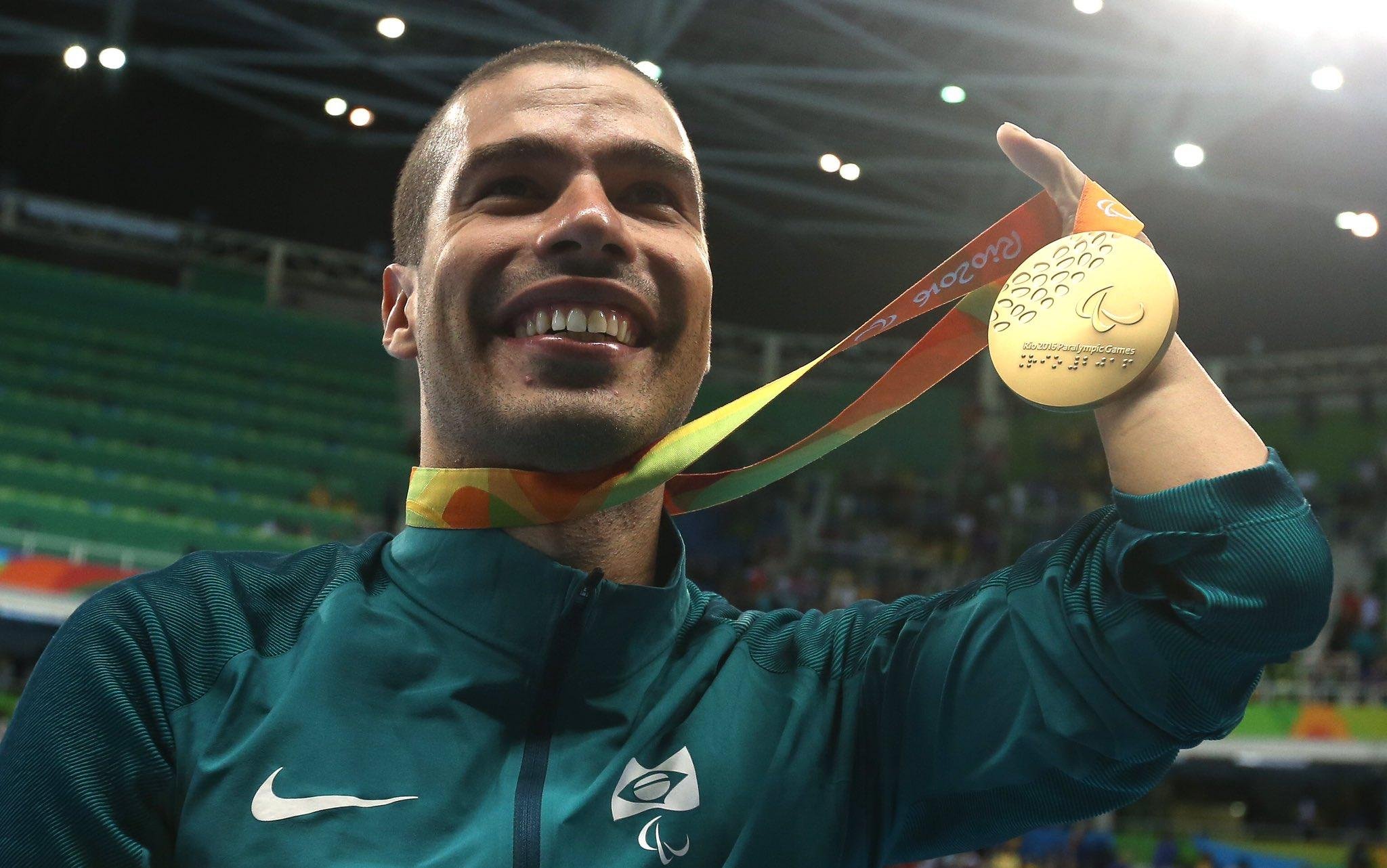 Nadador encerrou os Jogos Rio 2016 com nove medalhas no total