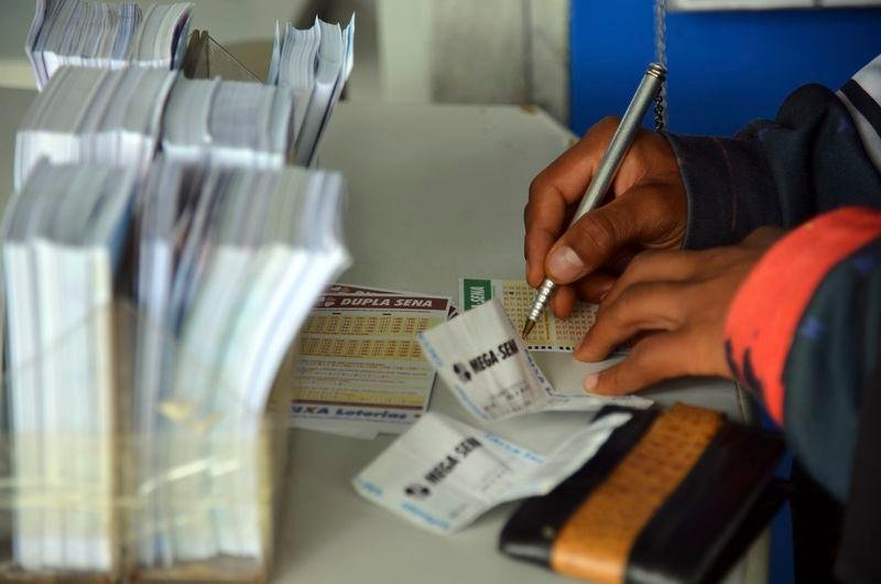 Quina foi marcada por 198 apostas que poder&atilde;o sacar mais de R$ 14,7 mil