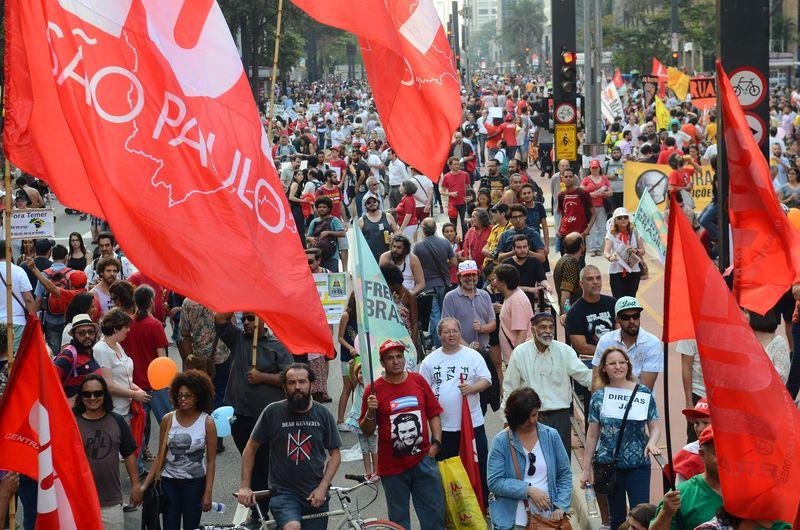 Apesar do incidente, manifesta&ccedil;&atilde;o terminou por volta das 18h30 de forma pac&iacute;fica em frente ao Museu de Arte de S&atilde;o Paulo