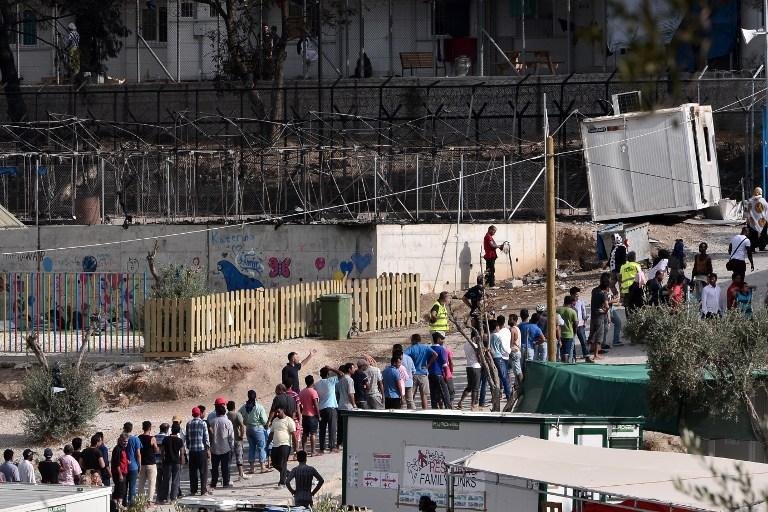 Gr&eacute;cia adota medidas ap&oacute;s inc&ecirc;ndio em campo de refugiados de Lesbos 