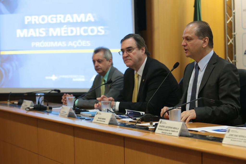 Governo renova contrato com Opas para recrutar cubanos para o Mais M&eacute;dicos 