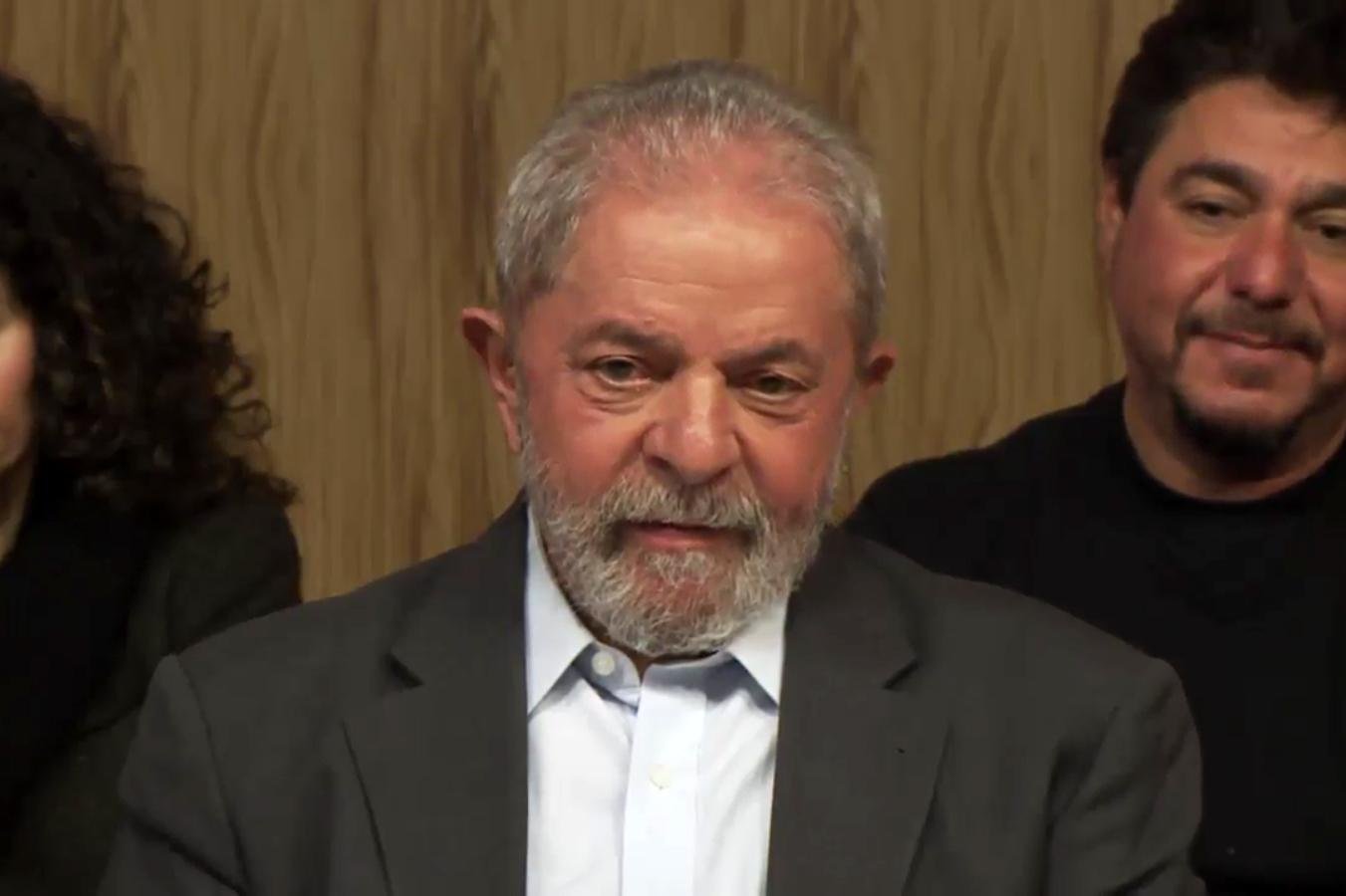 Ex-presidente avaliou que Brasil vive um momento de anomalia pol&iacute;tica