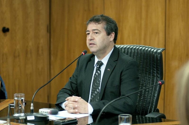 Segundo Ronaldo Nogueira, prioridade seria resolver d&eacute;ficit fiscal no pa&iacute;s sem pressa