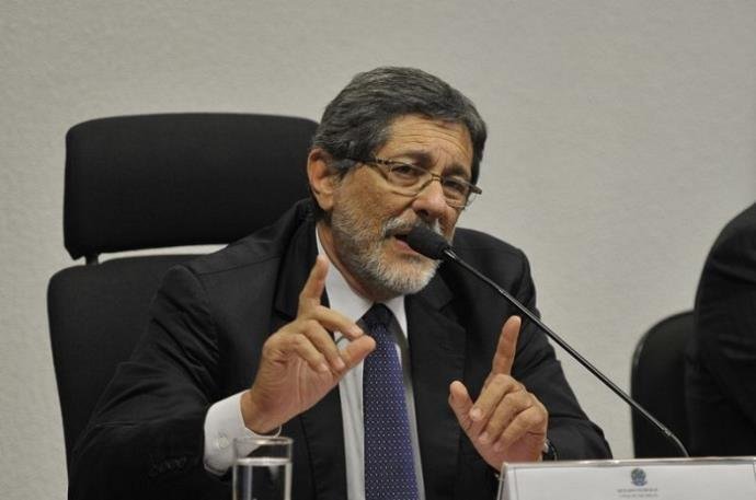Ex-presidente da Petrobras, Jos&eacute; S&eacute;rgio Gabrielli, declarou que n&atilde;o tem conhecimento das acusa&ccedil;&otilde;es apresentadas pelo TCU 