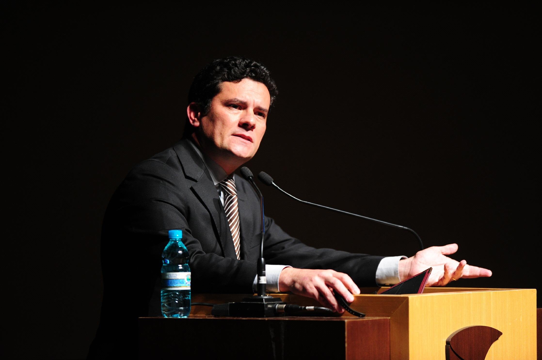 Juiz respons&aacute;vel pelos processos da Lava Jato proferiu palestra em Novo Hamburgo