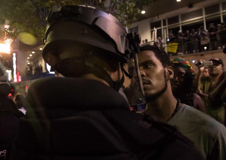 Manifesta&ccedil;&atilde;o contra abusos policiais terminou em conflito com ativistas e policiais