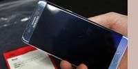 Fumaça saída de celular Samsung ativa alarme em voo indiano