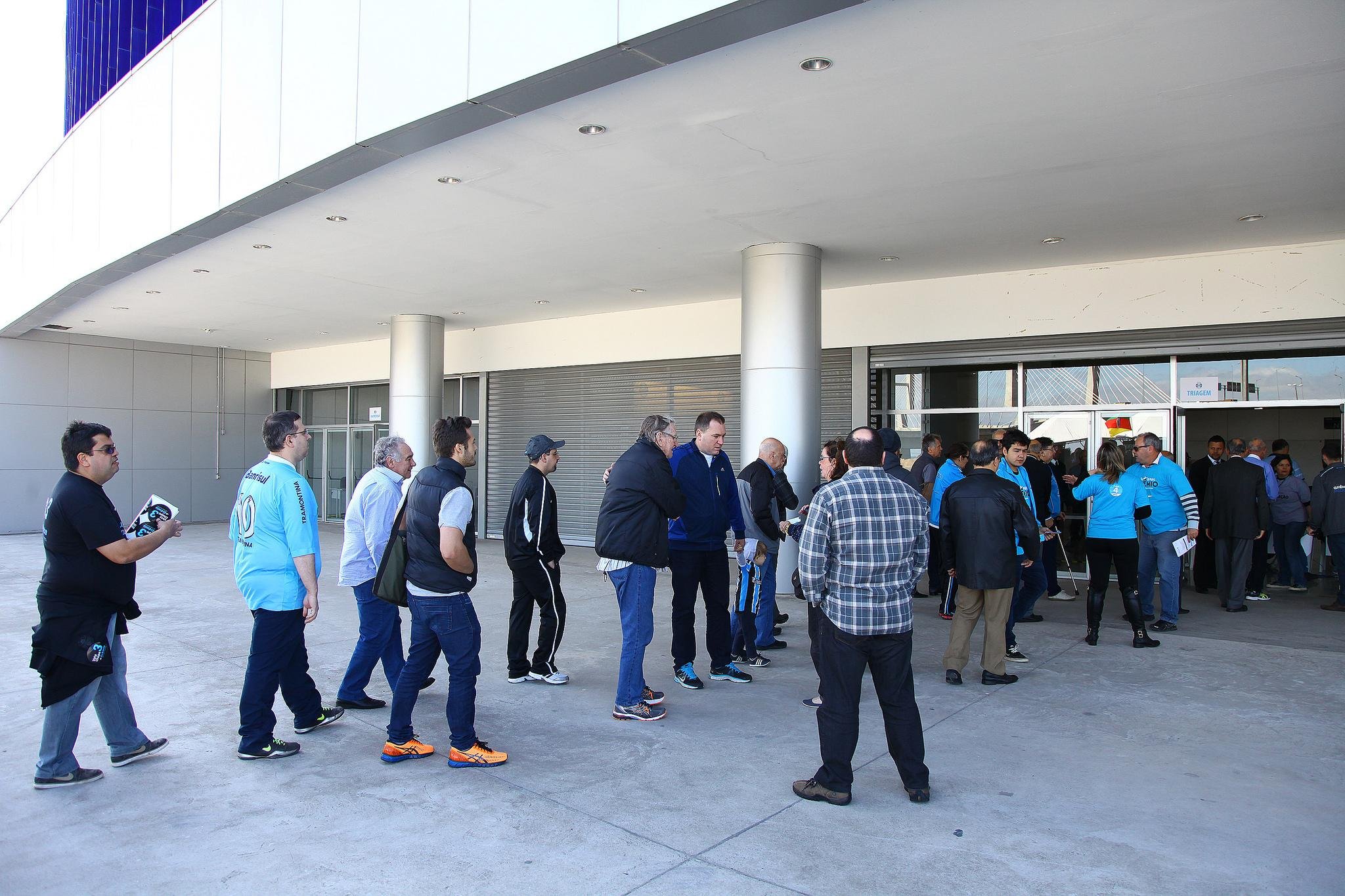Vota&ccedil;&atilde;o ocorre at&eacute; as 17h