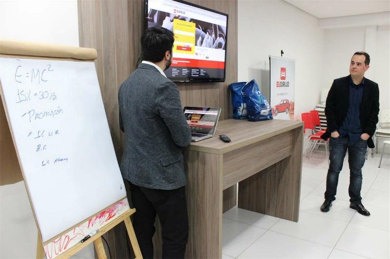 Servi&ccedil;o digital facilita loca&ccedil;&atilde;o de ve&iacute;culos