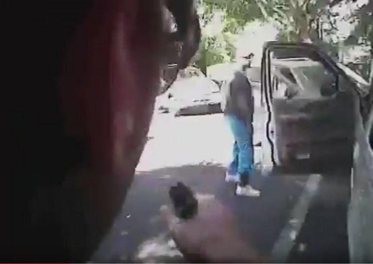 Pol&iacute;cia divulga v&iacute;deo da morte de homem negro em Charlotte