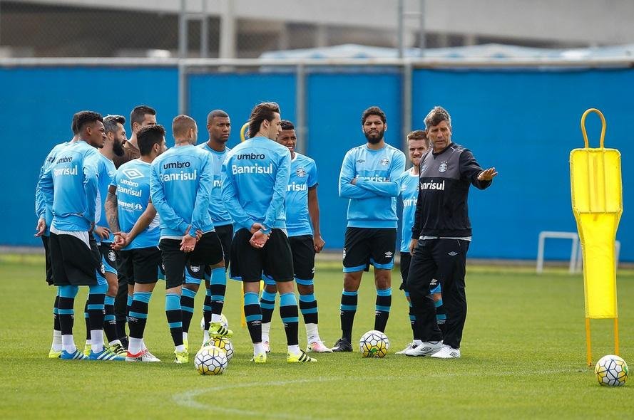 Gr&ecirc;mio tenta reencontrar caminho das vit&oacute;rias diante da Chapecoense 