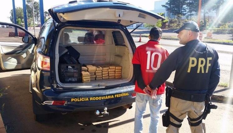 Motorista sem habilita&ccedil;&atilde;o &eacute; preso com 50 quilos de maconha no RS