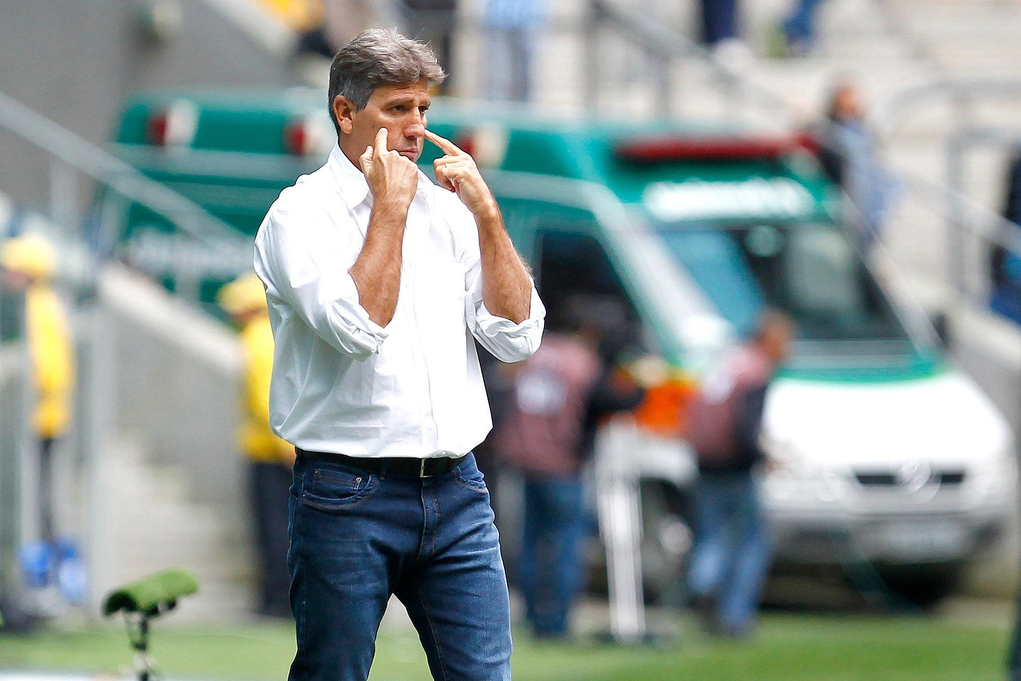 T&eacute;cnico destacou recupera&ccedil;&atilde;o da confian&ccedil;a do ataque do Gr&ecirc;mio com gol de Pedro Rocha