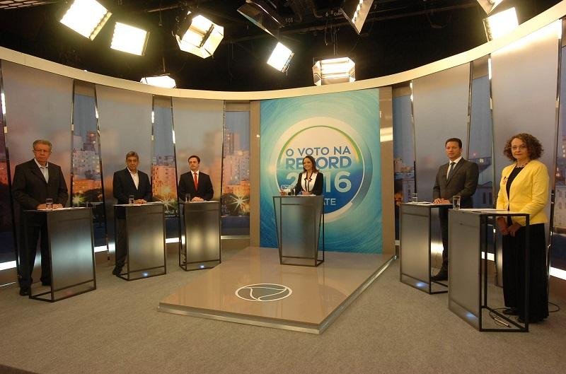 Primeiro bloco teve troca de acusa&ccedil;&otilde;es por problemas de gest&atilde;o e corrup&ccedil;&atilde;o e debate sobre seguran&ccedil;a e infraestrutura
