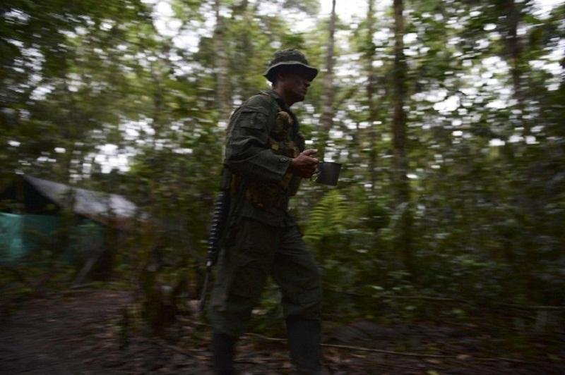 Caneta feita com proj&eacute;til selar&aacute; acordo de paz com as Farc