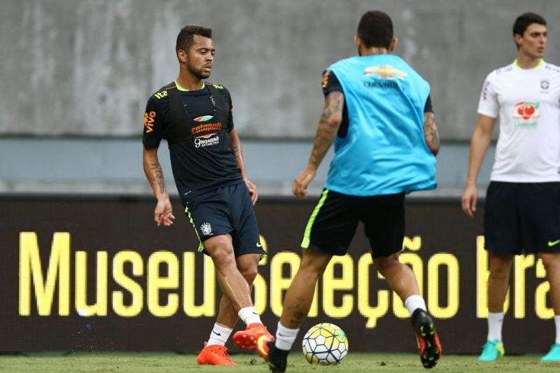 Rafael Carioca substitui Casemiro, cortado