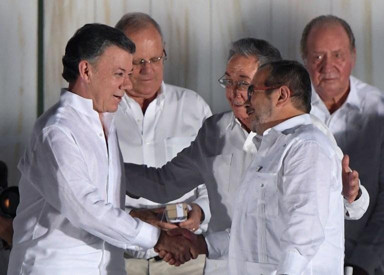 Juan Manuel Santos discursou em Cartagena ap&oacute;s firmar acordo de paz com o grupo e acabar com meio s&eacute;culo de conflito armado no pa&iacute;s
