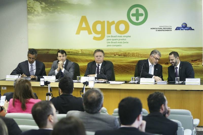 Ministro da agricultura, Blairo Maggi, falou sobre a visita feita em sete pa&iacute;ses para negociar amplia&ccedil;&atilde;o