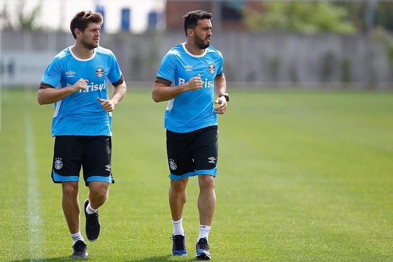 Ed&iacute;lson e Kannemann ser&atilde;o titulares contra o Palmeiras