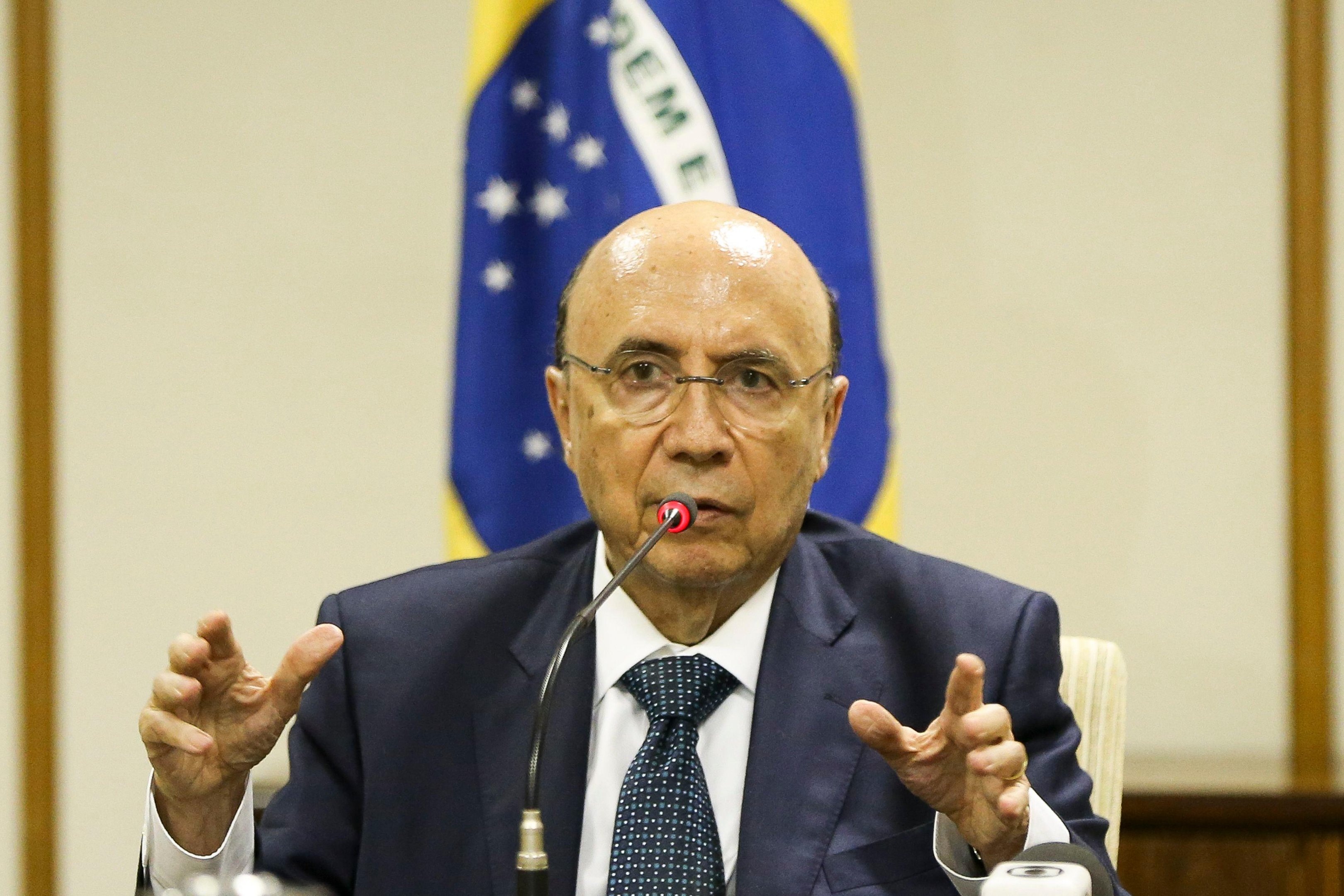 Ministro Henrique Meirelles n&atilde;o v&ecirc; necessidade de aumentar impostos, mesmo com a recess&atilde;o