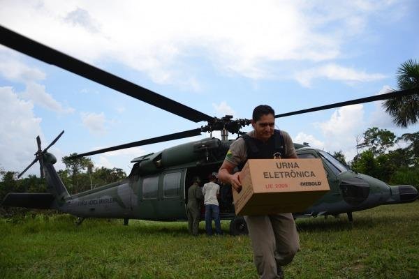 Helic&oacute;pteros da FAB levar&atilde;o urnas &agrave;s comunidades isoladas do pa&iacute;s