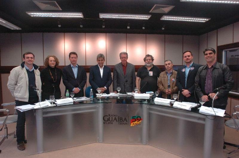 Concorrentes &agrave; prefeitura buscam &uacute;ltimos indecisos em locais de grande concentra&ccedil;&atilde;o em Porto Alegre 