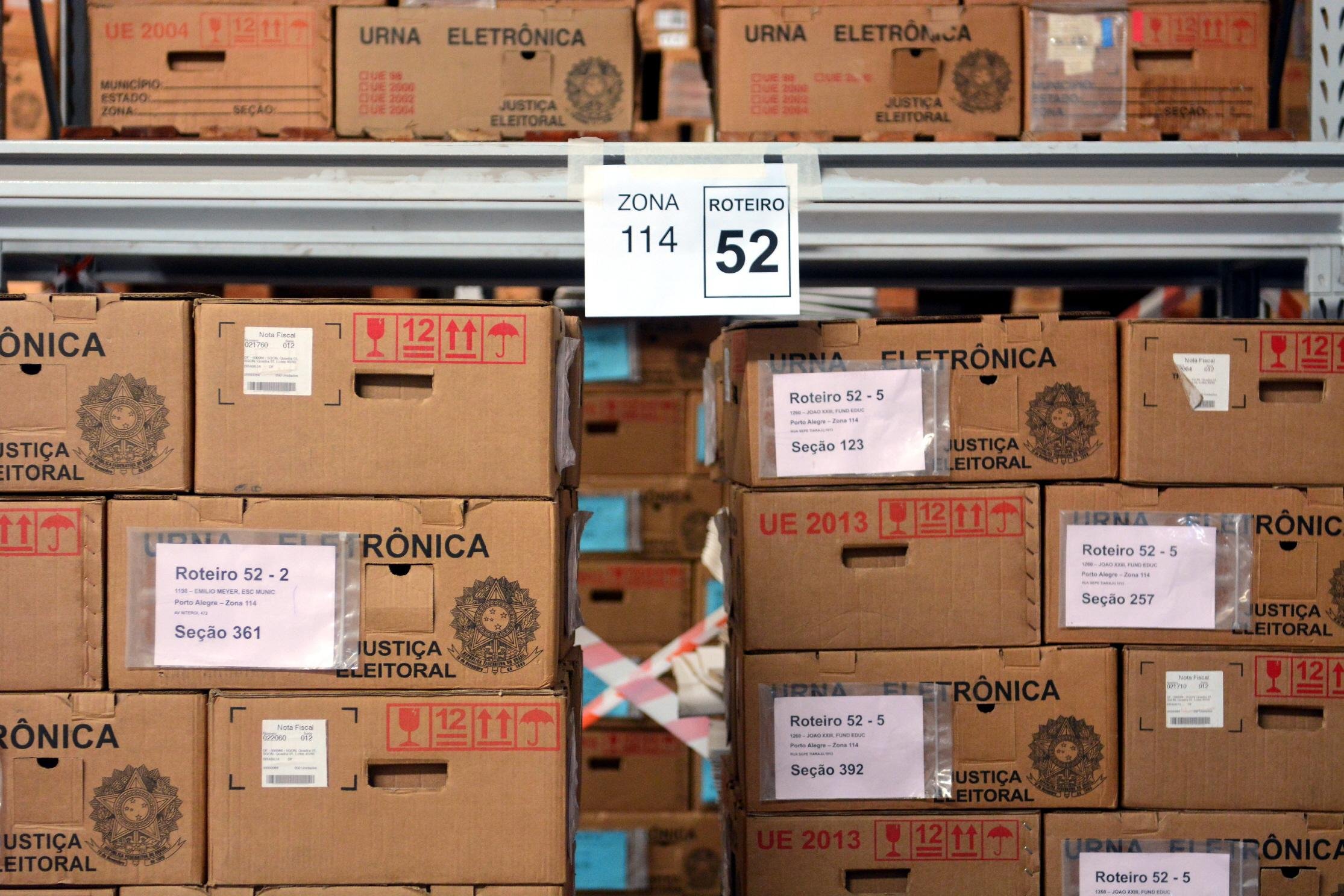 Urnas s&atilde;o distribu&iacute;das em Porto Alegre