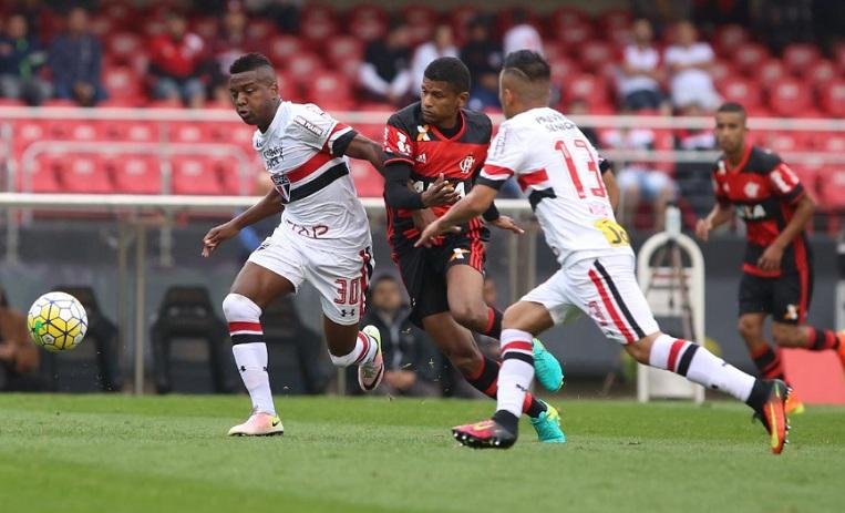 S&atilde;o Paulo e Flamengo empatam sem gols no Morumbi em resultado ruim para ambos