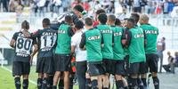 Atlético-MG bate a Ponte Preta e segue vivo na briga pelo título do Brasileirão
