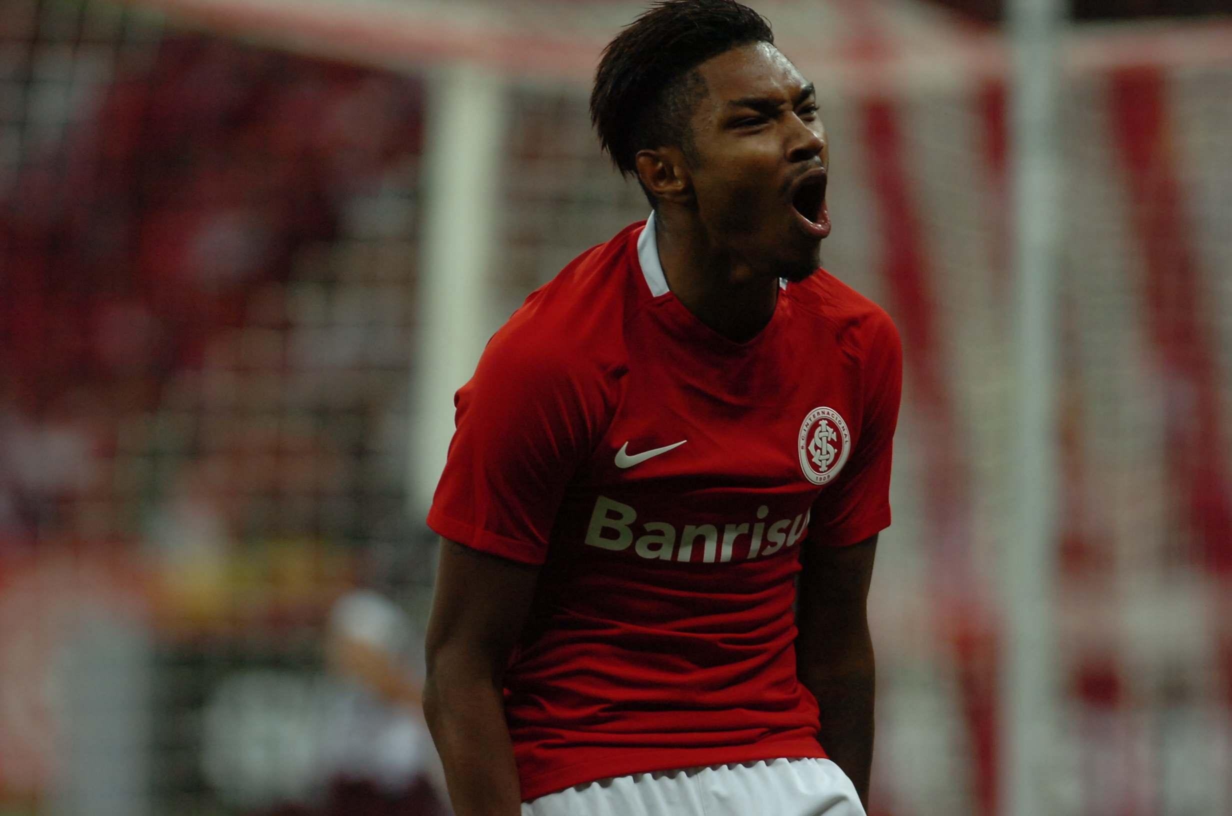 Vitinho marcou o gol da vit&oacute;ria colorada