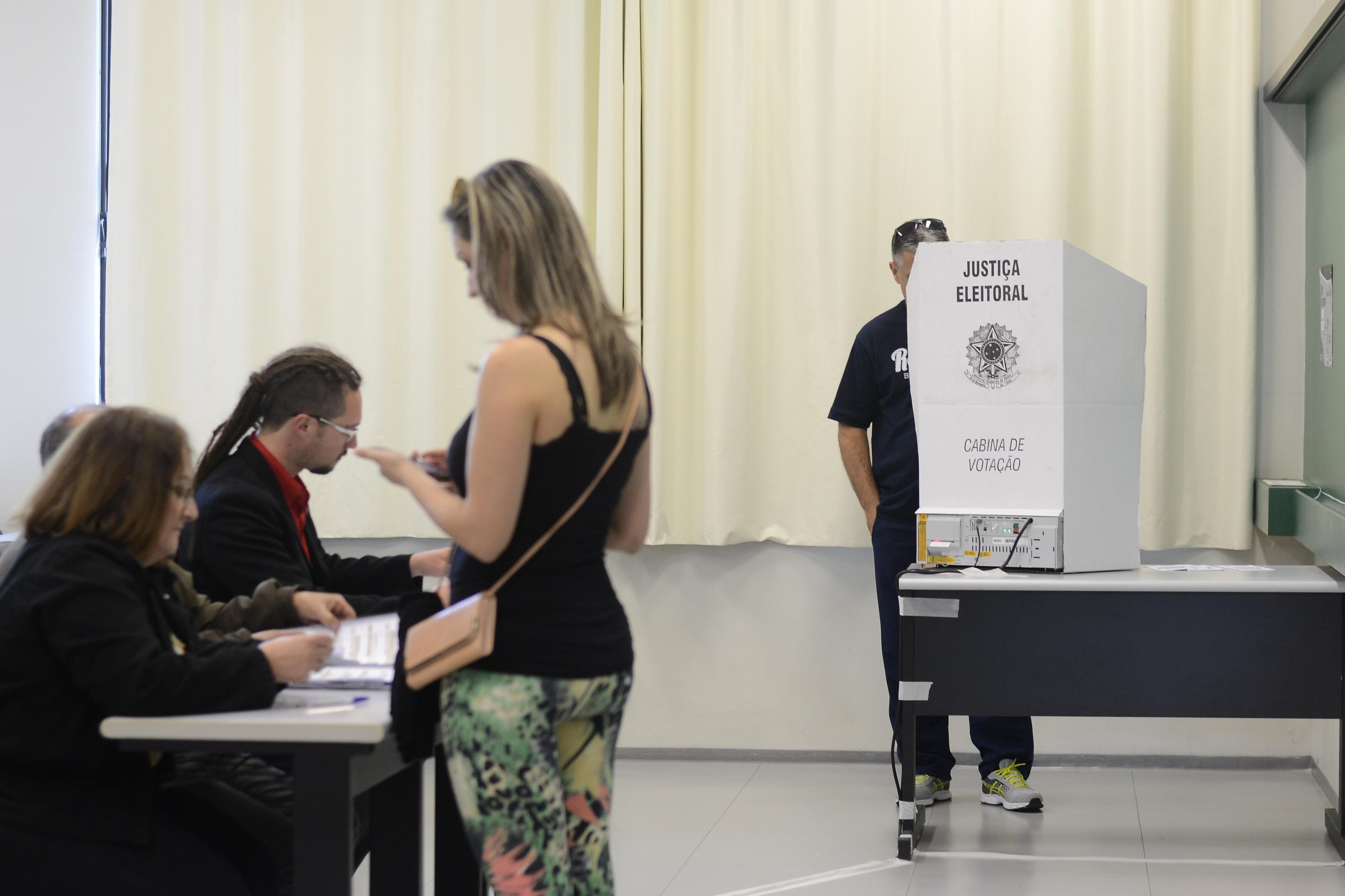 &Eacute; a primeira vez que o eleitor vota ap&oacute;s afastamento de Dilma Rousseff