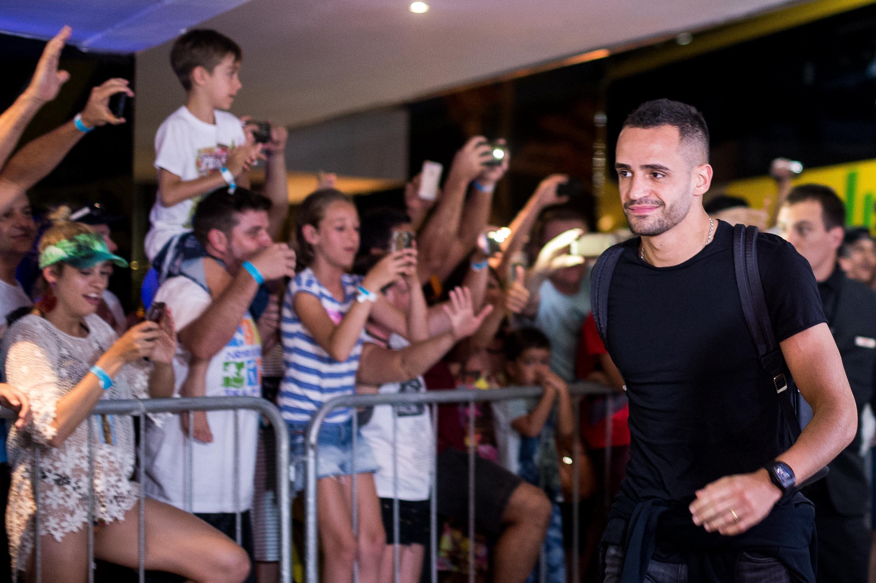 Renato Augusto chega em Natal para defender a Sele&ccedil;&atilde;o